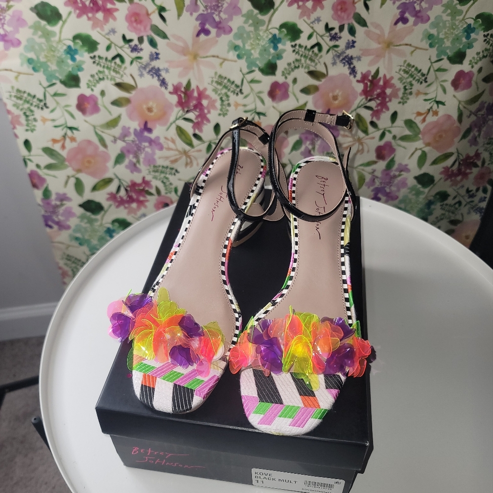 Betsey Johnson Womens Kove Dress Sandal.